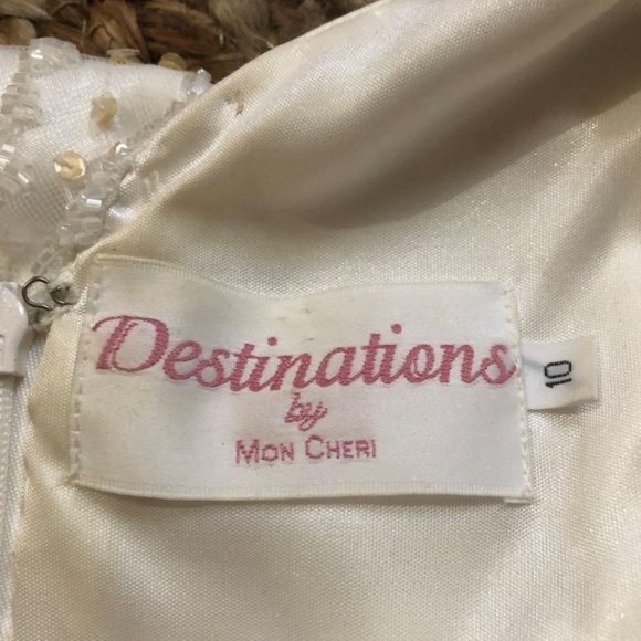 Retro Wedding Dress - Picture 9 of 10